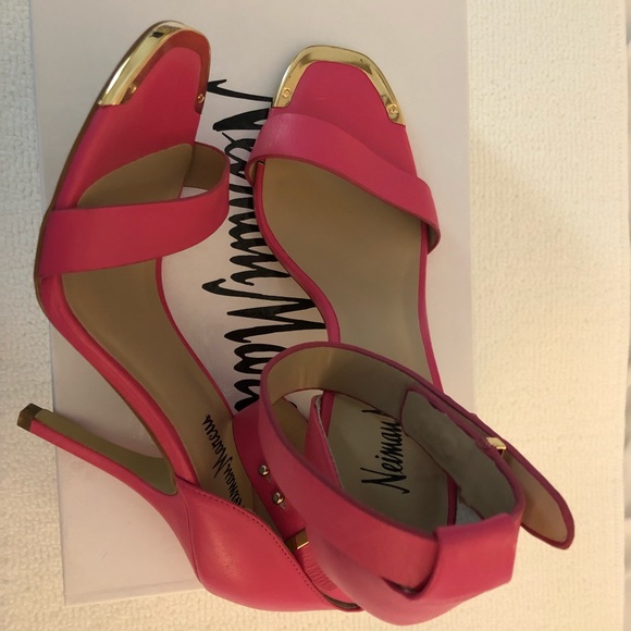 NEIMAN MARCUS Yani Ankle-Strap Sandal || Pink Sz 8 - Picture 11 of 12